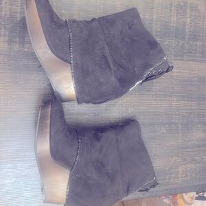 Platform ankle boot